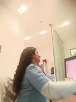 Snapshot of Paula6Colombia chatting on 02.21.26 Paula6Colombia online show from 02.21.26