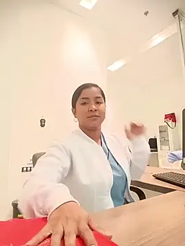 Snapshot of Paula6Colombia chatting on 02.27.26 Paula6Colombia online show from 02.27.26