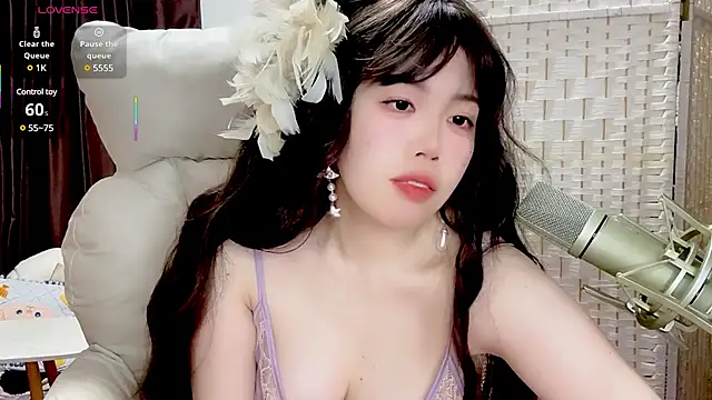 Snapshot of Cocobee chatting on 03.14.25 Cocobee online show from 03.14.25