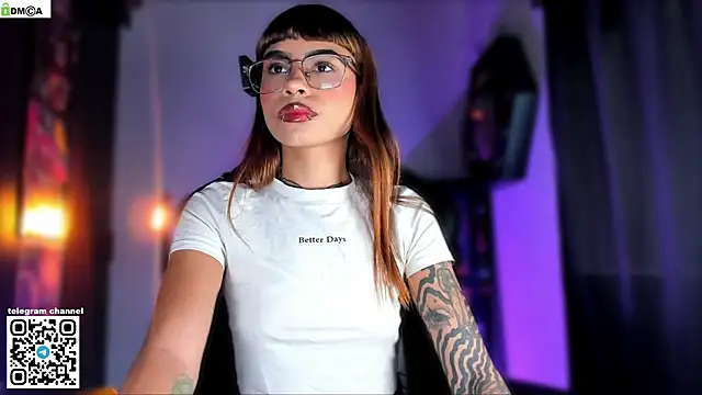 Snapshot of sofiafenty chatting on 11.27.25 sofiafenty online show from 11.27.25