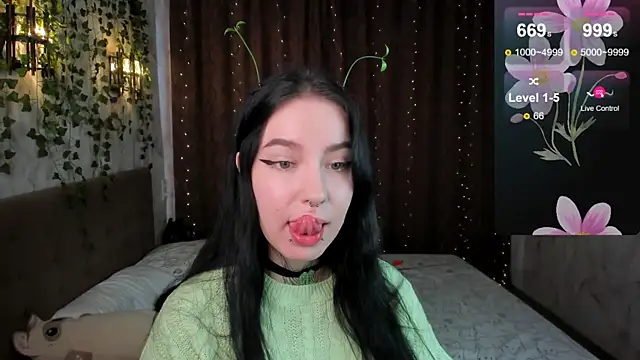 Snapshot of yourvodka chatting on 03.20.25 yourvodka online show from 03.20.25