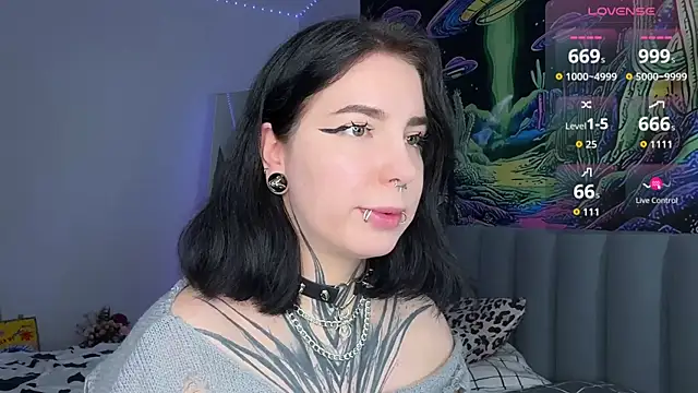 Snapshot of yourvodka chatting on 11.20.25 yourvodka online show from 11.20.25