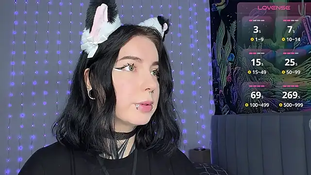 Snapshot of yourvodka chatting on 11.28.25 yourvodka online show from 11.28.25