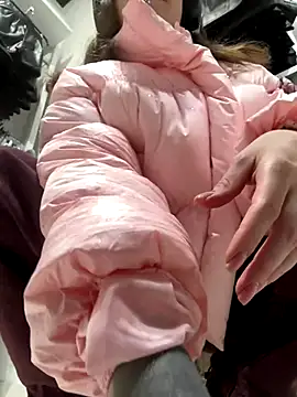 Snapshot of Bella_Gloria chatting on 11.26.25 Bella Gloria online show from 11.26.25