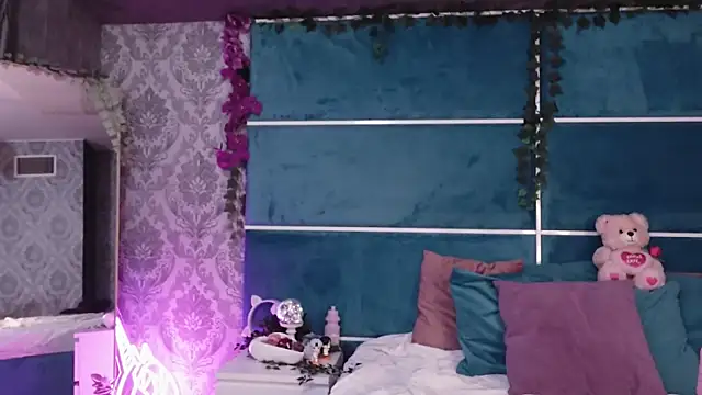 SunnyGlow online show from 10.06.25