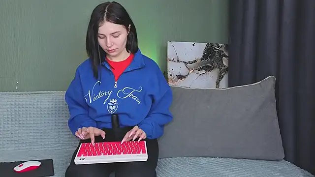 Snapshot of Charlotte_Woods chatting on 09.14.25 Charlotte Woods online show from 09.14.25