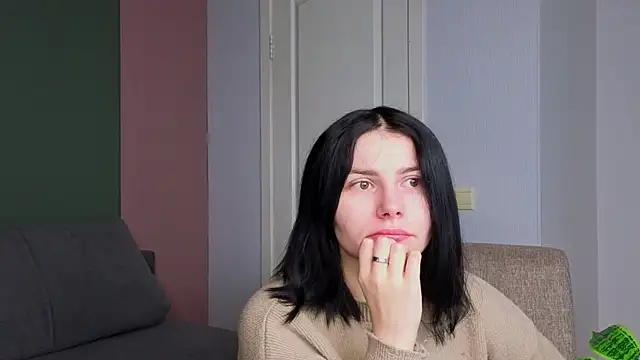 Snapshot of Charlotte_Woods chatting on 11.14.25 Charlotte Woods online show from 11.14.25