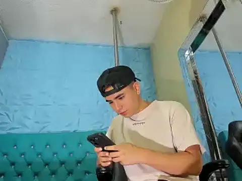 NohaCollens online show from 03.12.25