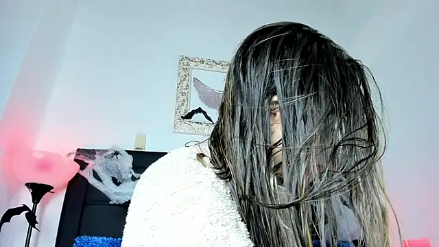 Lola Blondie online show from 10.07.25