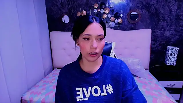 Snapshot of _LiilyWong chatting on 09.20.25 LiilyWong online show from 09.20.25