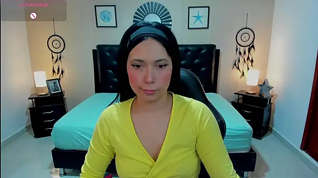 Snapshot of _LiilyWong chatting on 10.07.25 LiilyWong online show from 10.07.25