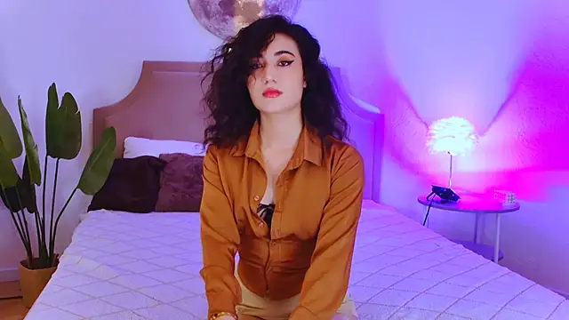 Maya Rogerss online show from 10.06.25