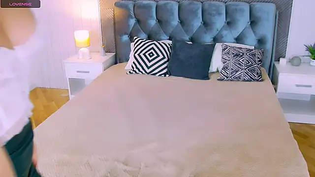 Maya Rogerss online show from 03.26.26