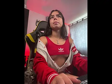 Snapshot of Bear-Mel chatting on 10.22.25 Bear-Mel online show from 10.22.25