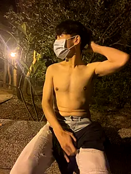 Snapshot of chipboo chatting on 09.14.25 chipboo online show from 09.14.25