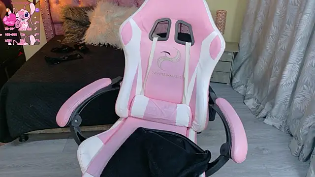 Snapshot of sweet__thang chatting on 11.06.25 sweet thang online show from 11.06.25