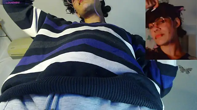 Snapshot of PainPrince69 chatting on 10.10.25 PainPrince69 online show from 10.10.25