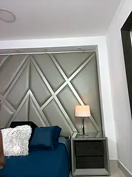 AlesiaCooper online show from 11.26.25