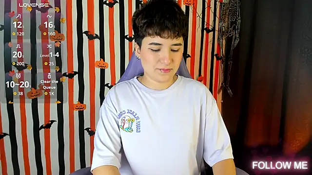 emma cute7 online show from 10.25.25