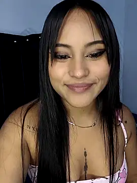 Snapshot of bella_warzon chatting on 10.16.25 bella warzon online show from 10.16.25