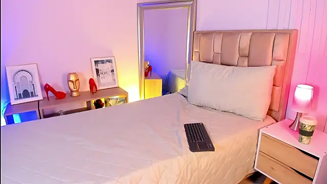 naia xo online show from 11.06.25