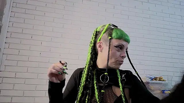 freyaa sorcerees online show from 10.26.25