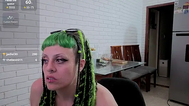 freyaa sorcerees online show from 10.27.25