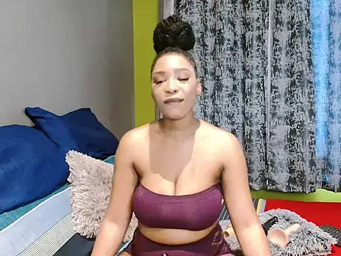 Snapshot of Tallwildnspicey98 chatting on 11.07.25 Tallwildnspicey98 online show from 11.07.25