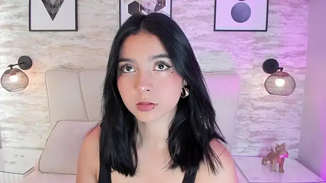 Snapshot of kanna_02 chatting on 09.24.25 kanna 02 online show from 09.24.25