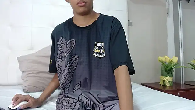 willow smitt online show from 10.08.25