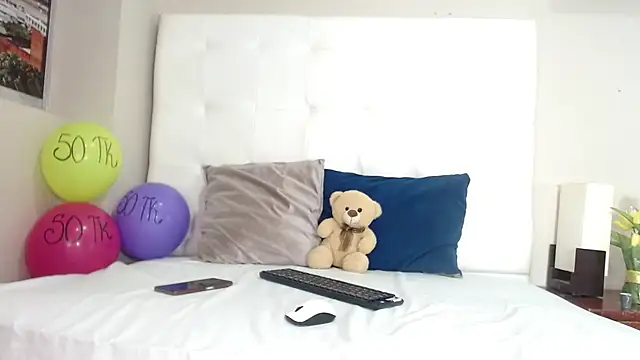 willow smitt online show from 10.25.25