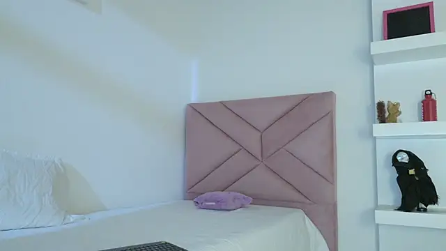 eva sin18 online show from 05.18.26