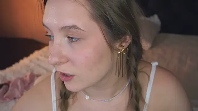 Snapshot of saint_trisha chatting on 02.06.26 saint trisha online show from 02.06.26