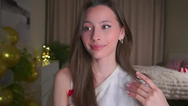 Snapshot of EditaBails chatting on 03.18.26 EditaBails online show from 03.18.26