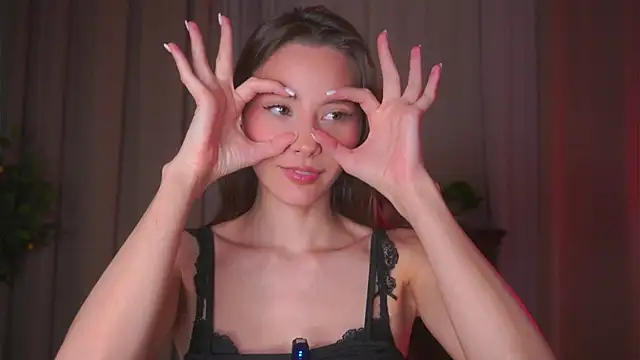 Snapshot of EditaBails chatting on 04.11.26 EditaBails online show from 04.11.26