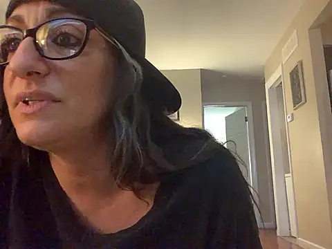 Snapshot of KittyKat_LoLo chatting on 03.10.25 KittyKat LoLo online show from 03.10.25