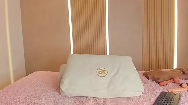 stephany summer online show from 02.28.26