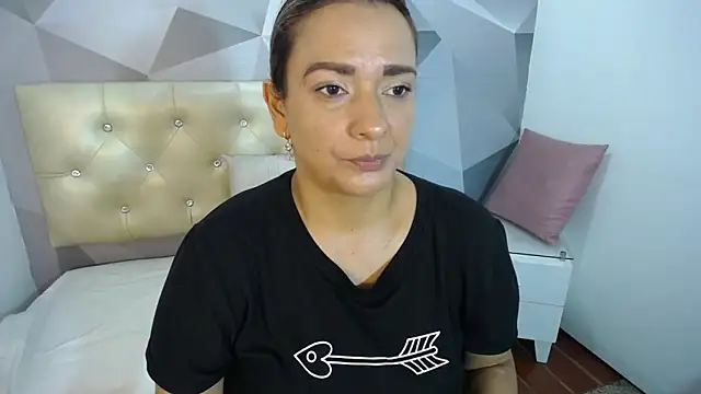 Milf-Prettyboobs online show from 10.27.25