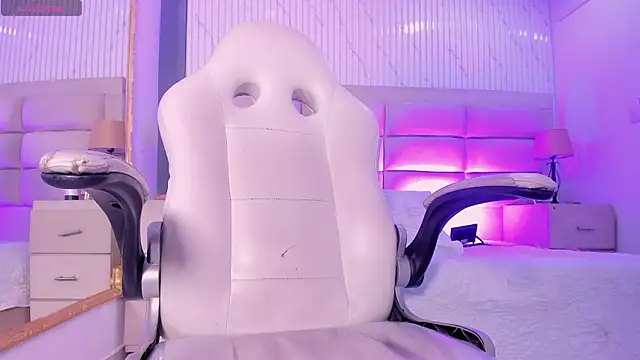 NaomiFrost online show from 01.31.26