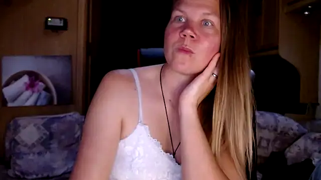 CallMeMaria online show from 01.11.25