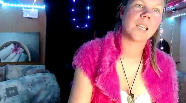 CallMeMaria online show from 02.10.25