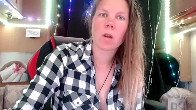 CallMeMaria online show from 02.16.25