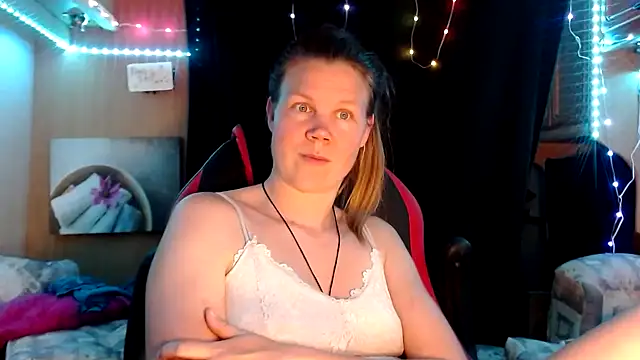 CallMeMaria online show from 03.04.25