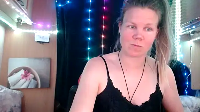 CallMeMaria online show from 03.13.25