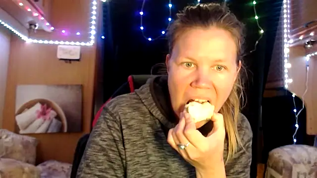 CallMeMaria online show from 03.15.25