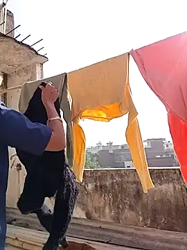 Hotty-Nidhi online show from 12.16.25