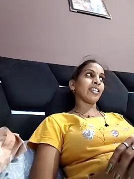 Hotty-Nidhi online show from 05.18.26