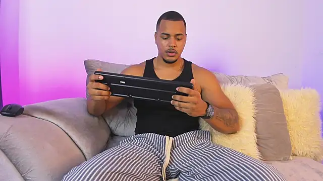 AshtonnSummer online show from 11.14.25