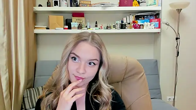 Kara Smith  online show from 01.11.25