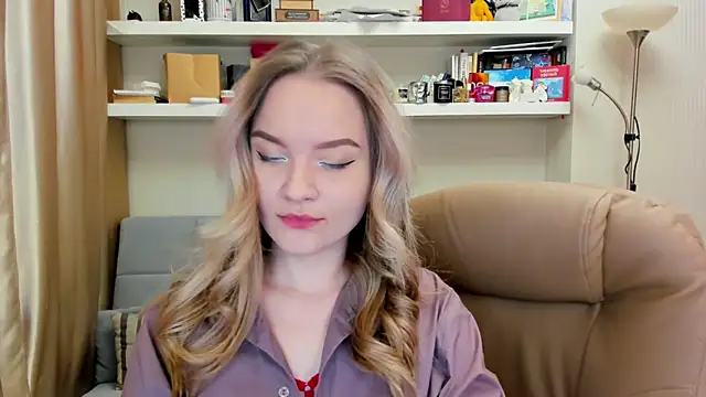 Kara Smith  online show from 02.04.25